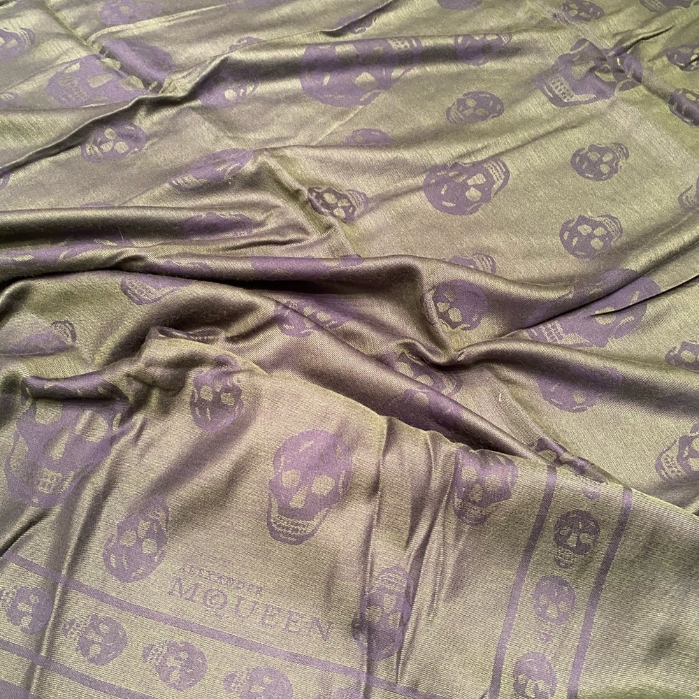 ALEXANDER MCQUEEN SHAWL